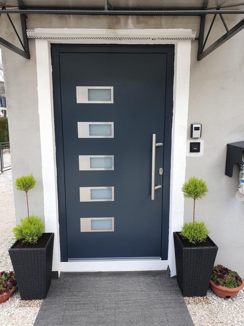 Property building, Facade/entrance