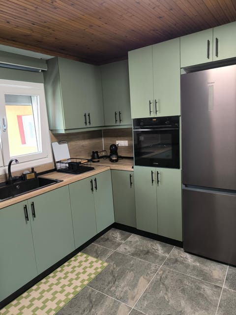 Kitchen or kitchenette, oven, stove