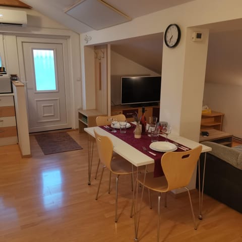 Communal lounge/ TV room, Dining area