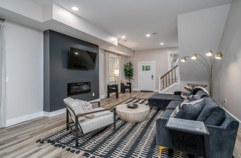 Lee Street Lodge - Minutes from DT House in Covington