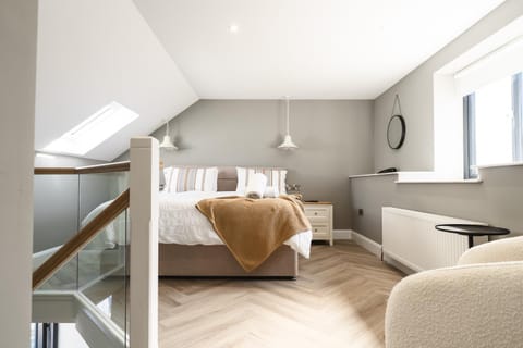 Bushmills Luxury Getaway w Bath Apartment in Northern Ireland