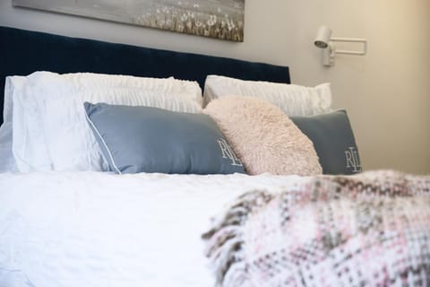 Luxury & Cozy Tourist Base Apartment in Northern Ireland