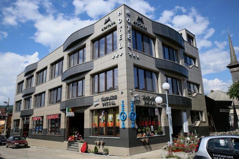 Property building, Day