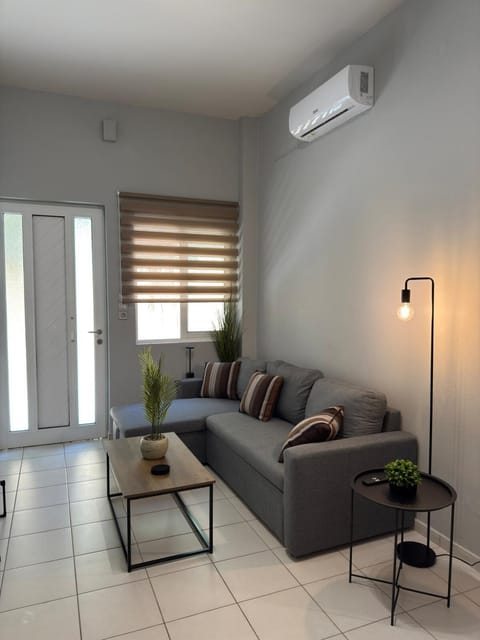 Living room, Seating area, air conditioner