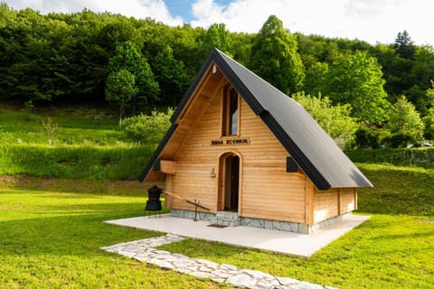 Wolf's Peak Apartment in Montenegro