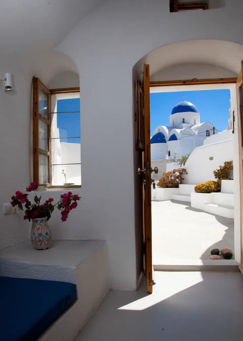 Aegea Cave Houses House in Mesaria