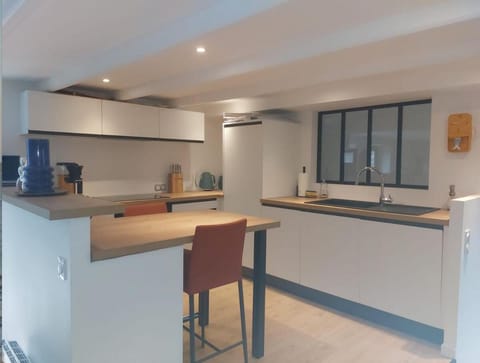 Dining area, minibar, stove