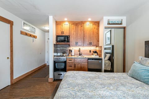 243 Bldg C condo Apartment in Donner Lake