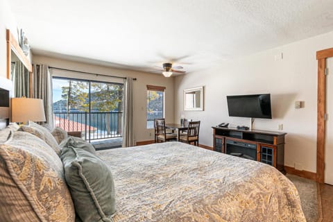 243 Bldg C condo Apartment in Donner Lake