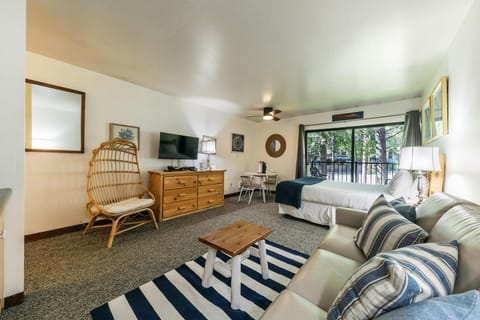 211 Bldg B condo Apartment in Donner Lake