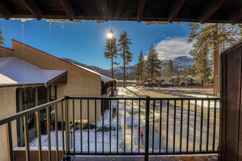 224 Bldg B condo Apartment in Donner Lake