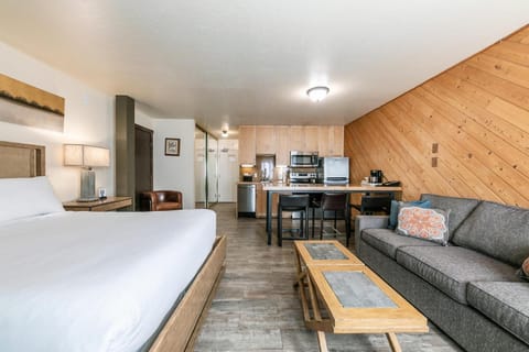 122 Bldg B studio Apartment in Donner Lake