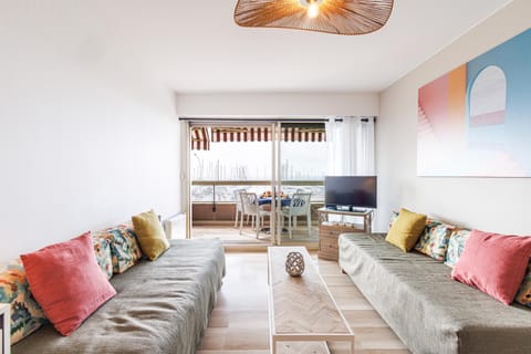 TV and multimedia, Balcony/Terrace, Living room