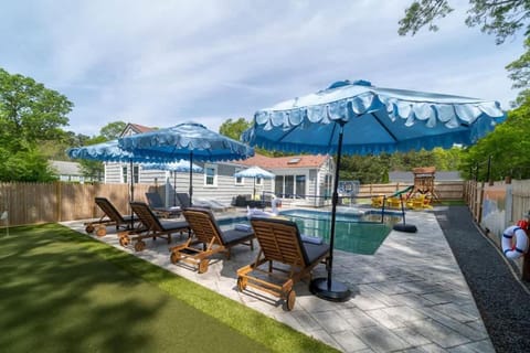 Spring, Pool view, Swimming pool, sunbed