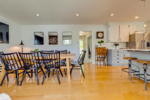 Wine Country Retreat in Russian River Valley! House in Forestville