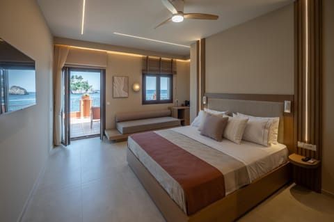 Bed, View (from property/room), Photo of the whole room, Sea view