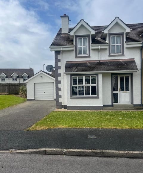 Property building, Neighbourhood, Street view