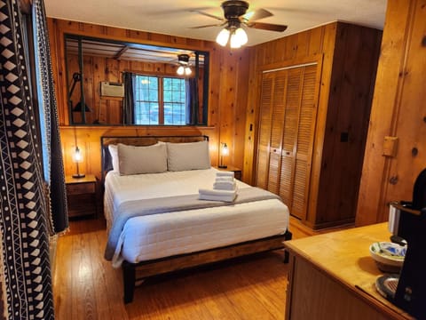 Bed, TV and multimedia, Coffee/tea facilities, Bedroom, wardrobe, air conditioner