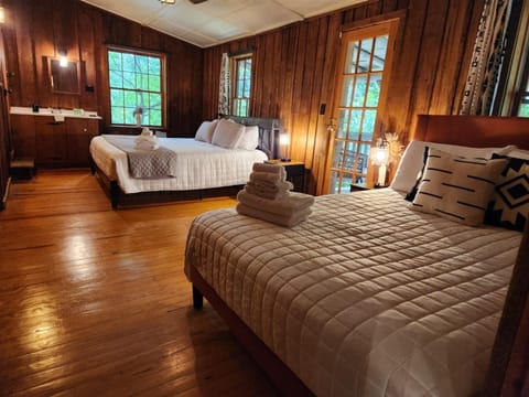 Bed, Bedroom, air conditioner