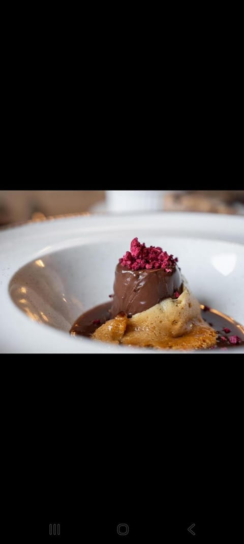 Large 3 bedroom house, Perfect for business stays, long-term projects, and family getaways, Sleeps 5 people Villa in England