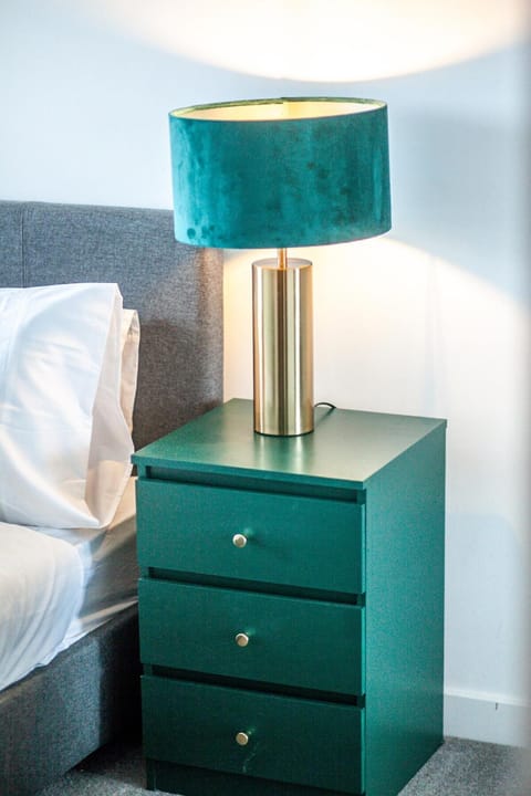 The Axium Residence- Central, Sleeps 6, Free Parking, Near Station, WiFi Apartment in Birmingham