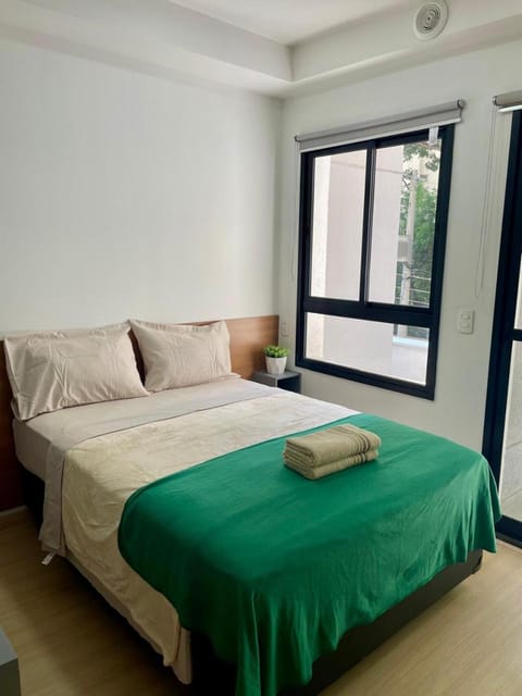 Photo of the whole room, Bedroom, towels