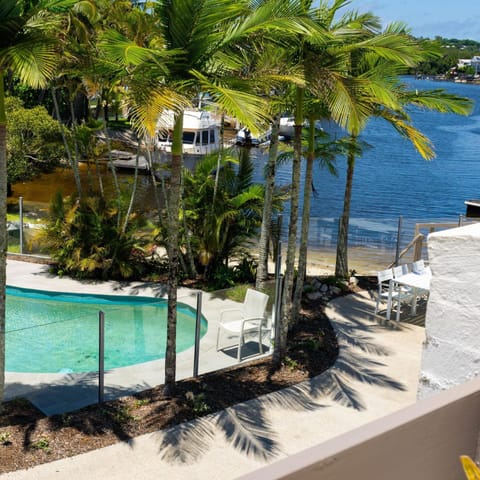 River view, Swimming pool, Swimming pool, sunbed