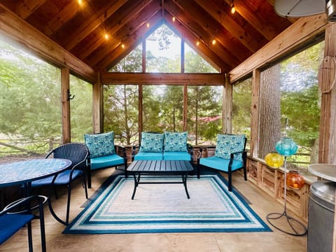 Patio, Balcony/Terrace, Seating area