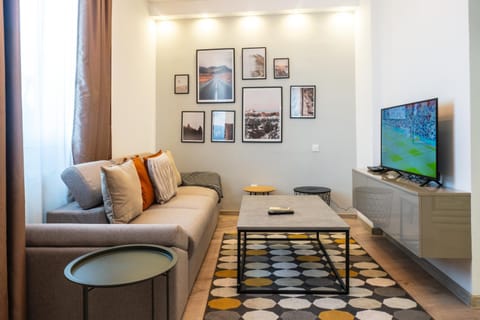 TV and multimedia, Living room, Seating area
