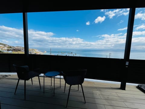Property building, Balcony/Terrace, Sea view