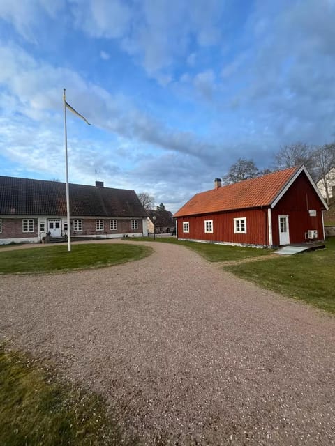 Property building, Street view