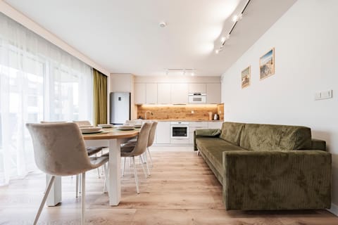 Kitchen or kitchenette, Living room