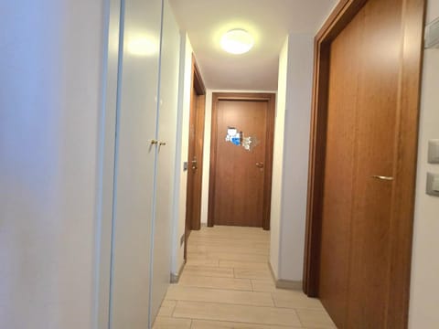 Tirana Apartment, a 50 passi dal mare RifA768 Apartment in San Benedetto del Tronto