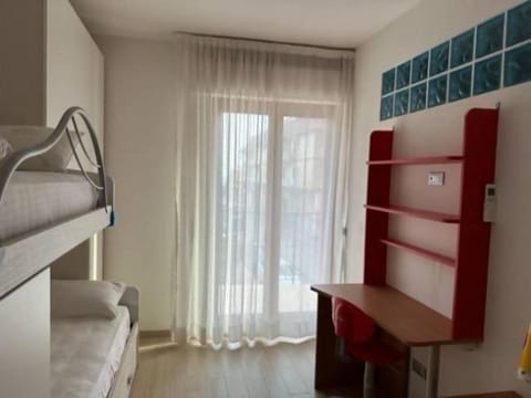 Tirana Apartment, a 50 passi dal mare RifA768 Apartment in San Benedetto del Tronto
