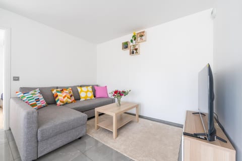 Communal lounge/ TV room, Living room