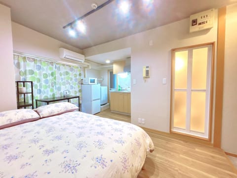 Toilet, Bedroom, kitchen, air conditioner