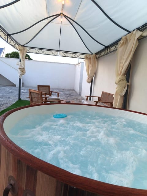 Natural landscape, Hot Tub, Swimming pool