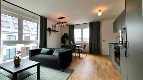 TV and multimedia, Kitchen or kitchenette, Living room, Seating area, Dining area