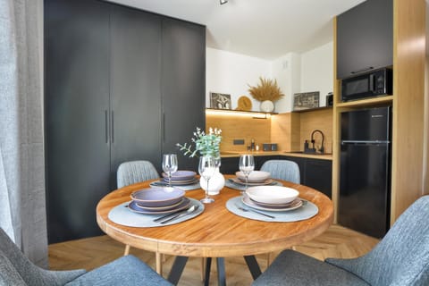 Kitchen or kitchenette, Living room, Seating area, Dining area, pet friendly, wardrobe