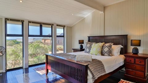 BluCabana 500m from Main Beach House in Cape Town