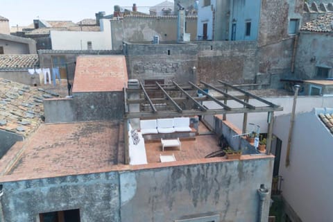 Property building, Balcony/Terrace, City view