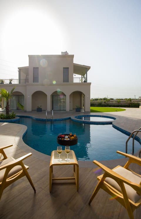 Villa Fiorita Stunning Mediterranean-Style 3 BHK Villa With Outdoor Pool, Bar & Hill Views Villa in Jaipur