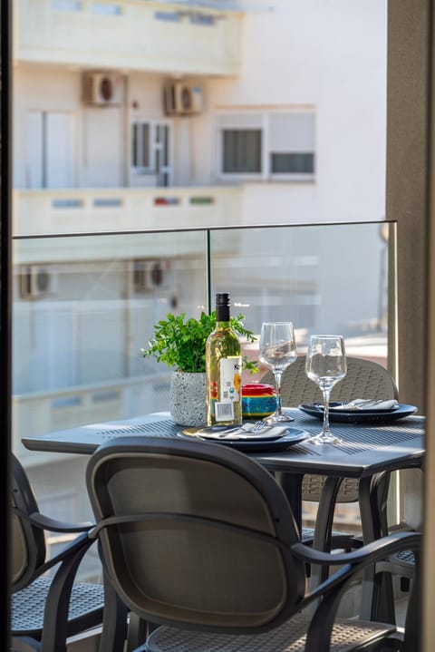 Balcony/Terrace, Dining area