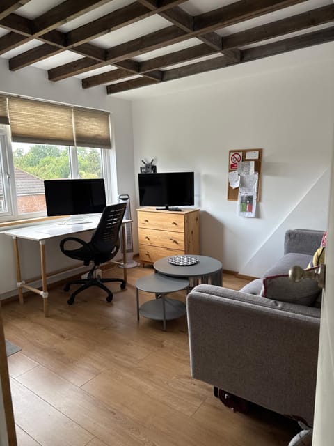Communal lounge/ TV room, TV and multimedia, Living room, Seating area