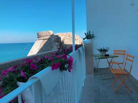 Patio, Natural landscape, View (from property/room), Balcony/Terrace, Seating area, Dining area, Sea view