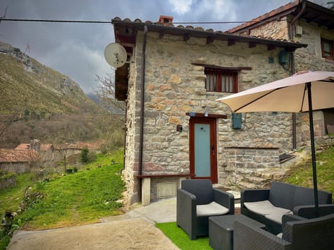 Property building, Patio, Natural landscape, Mountain view
