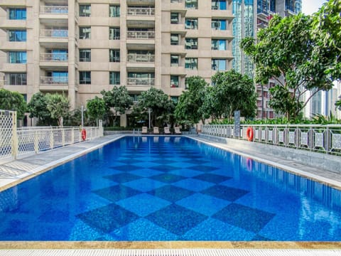 Property building, Swimming pool, sunbed
