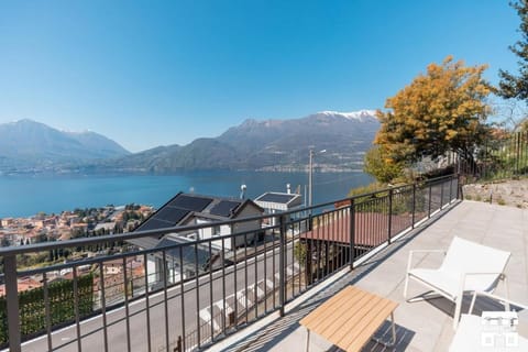Balcony/Terrace, Lake view, Mountain view