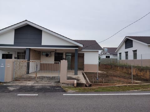Property building, Day, Neighbourhood, Street view