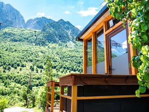 Day, Natural landscape, Balcony/Terrace